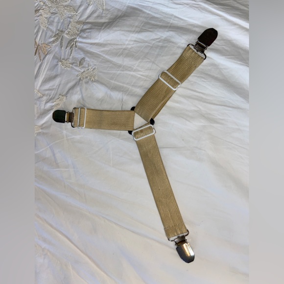 7+Gently Used Elastic Corner Tightening/Holding Straps-4 Any Size Fitted Sheets - Picture 9 of 11